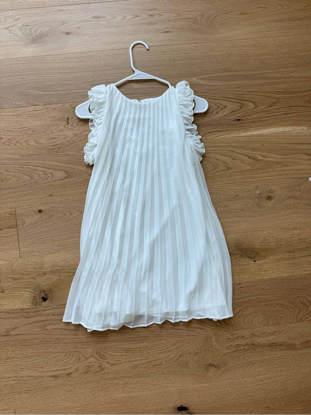Girls White Pleated Ruffle Sleeve Dress